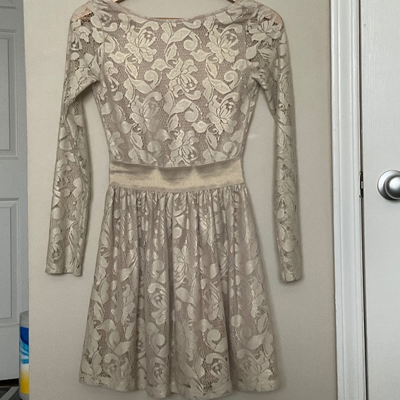 Zara Dresses & Skirts - Zara Golden Floral Lace Banded Backless Longsleeves Dress